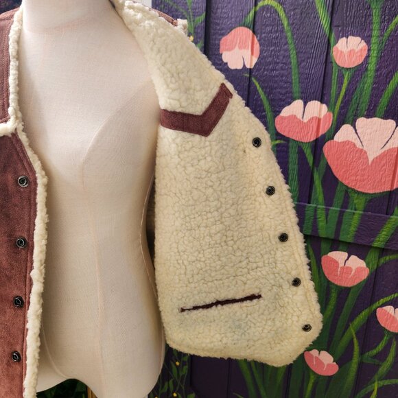 Vintage 1970's OUI Reversible Brown Leather & Sherpa Vest - Picture 16 of 16